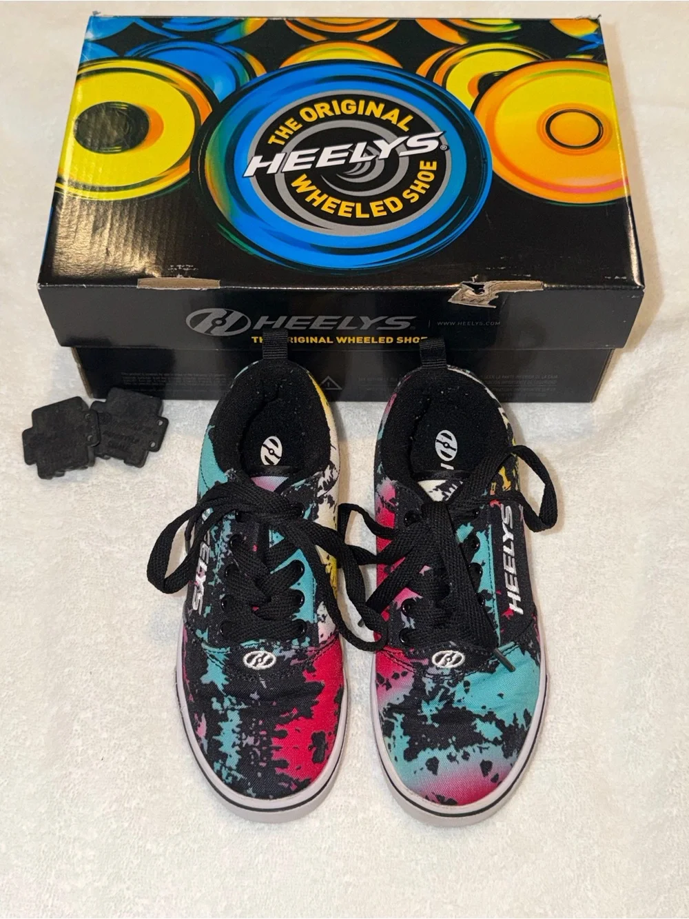 Heelys Kids Tie-Dye Black Pink Teal Lace-Up Wheeled Sneakers